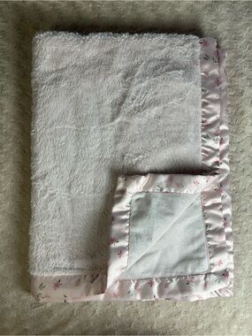 Modern Moments by Gerber Pink Floral Baby Blanket Satin Silky Edge Trim Flower